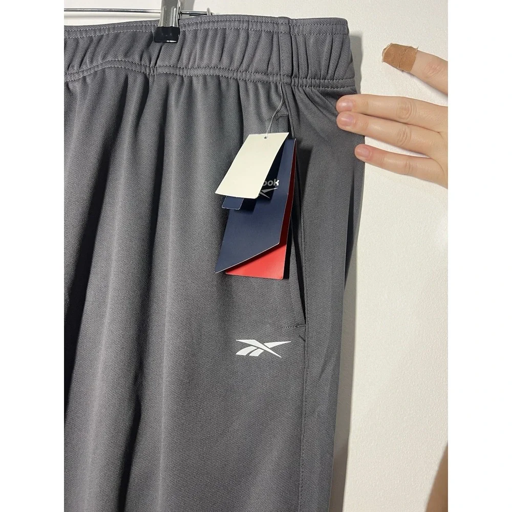 Men's Big and Tall NWT Reebok Gray Jogger Sweatpants Size 3XL W/Zipper Pocket